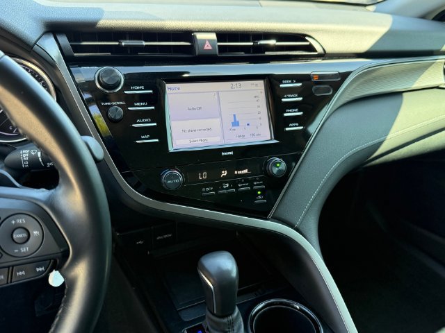 Used 2020 Toyota Camry SE FWD image 18