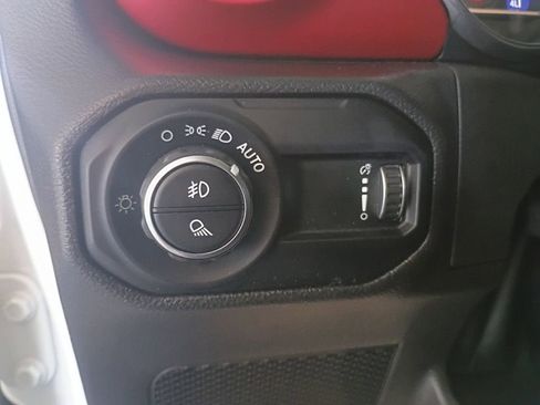 Used 2023 Jeep Gladiator Rubicon w/ Cold Weather Group AWD/4WD image 19