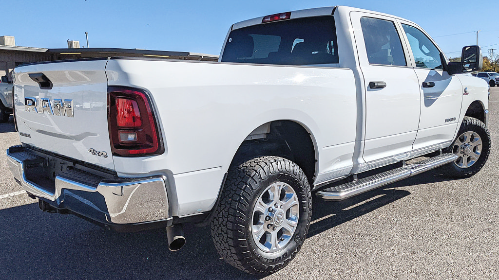Used 2025 RAM 2500 Big Horn AWD/4WD image 3