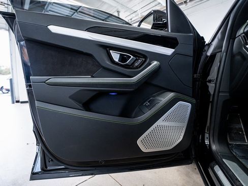 Used 2019 Lamborghini Urus image 34