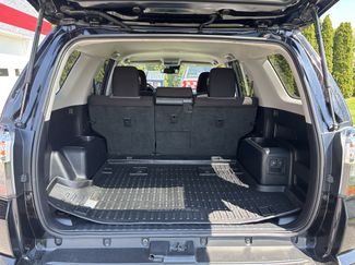 Used 2020 Toyota 4Runner SR5 AWD/4WD video 5