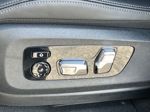 New 2026 BMW X5 xDrive50e w/ Climate Comfort Package image 19