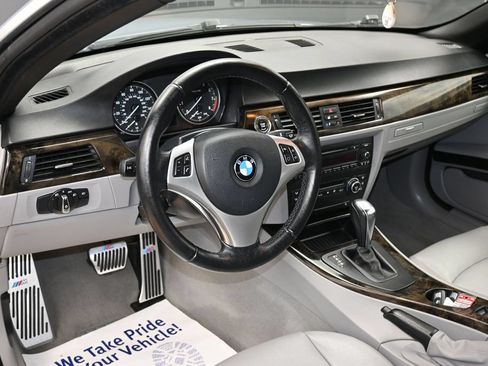 Used 2009 BMW 335i Convertible RWD image 9