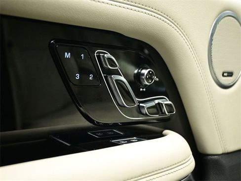 Used 2022 Land Rover Range Rover P525 Westminster Edition image 21