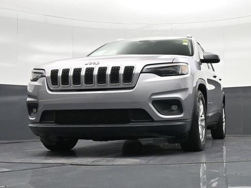 Used 2019 Jeep Cherokee Latitude w/ Popular Appearance Group FWD image 29