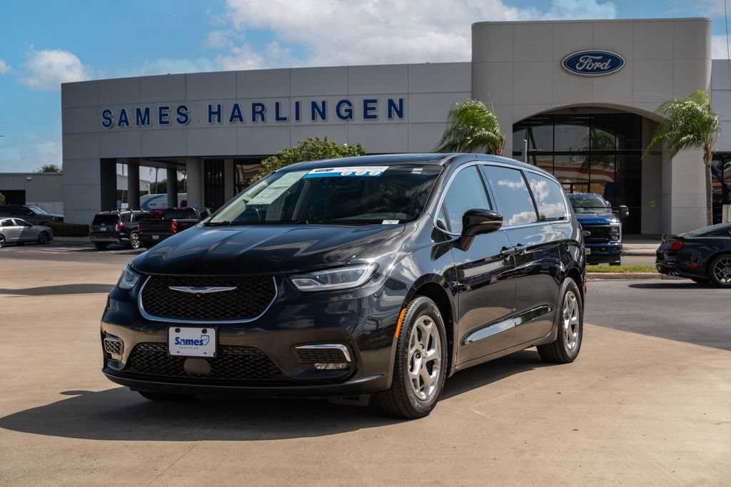 Used 2024 Chrysler Pacifica Limited FWD image 1