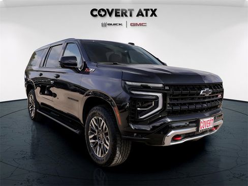 Used 2025 Chevrolet Suburban Z71 image 9