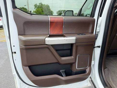 Used 2019 Ford F150 King Ranch w/ Equipment Group 601A Luxury AWD/4WD image 17