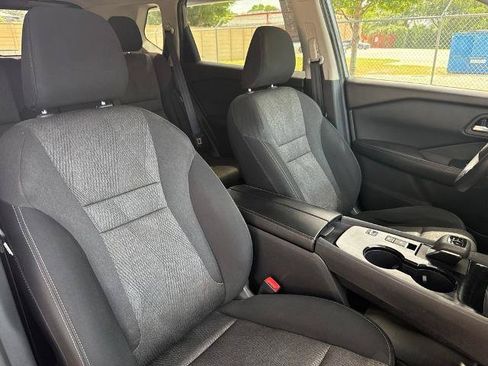 Certified 2024 Nissan Rogue SV FWD image 19