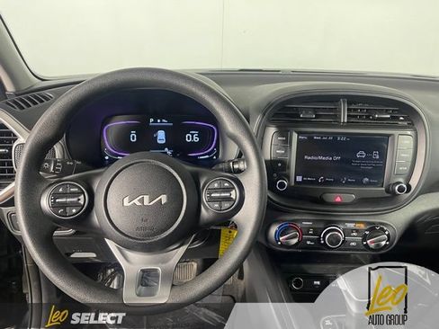 Used 2025 Kia Soul LX FWD image 14