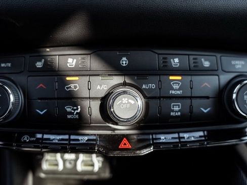 Used 2024 Dodge Durango GT image 23