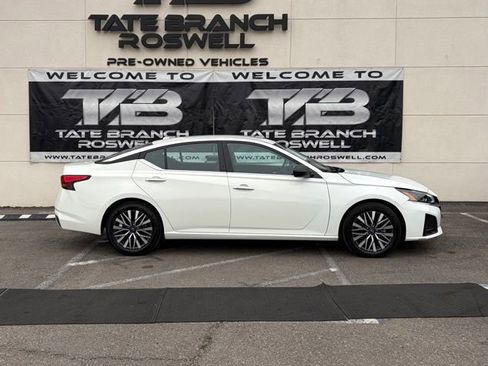 Used 2025 Nissan Altima 2.5 SV FWD image 6