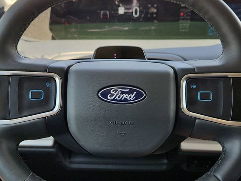 Used 2025 Ford Expedition Max Active AWD/4WD image 10
