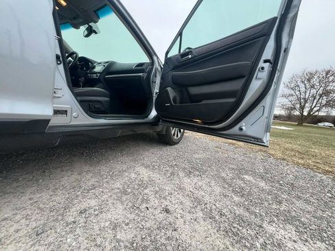 Used 2015 Subaru Outback 2.5i Limited image 11