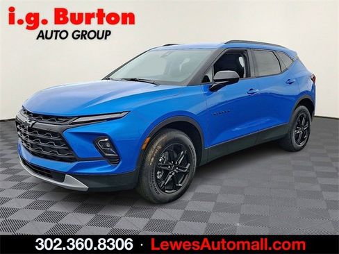 New 2025 Chevrolet Blazer LT w/ Midnight/Sport Edition image 2