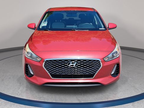 Used 2018 Hyundai Elantra GT FWD image 2
