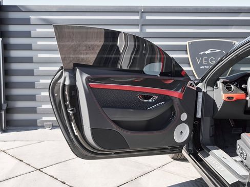 Used 2023 Bentley Continental GT S image 24