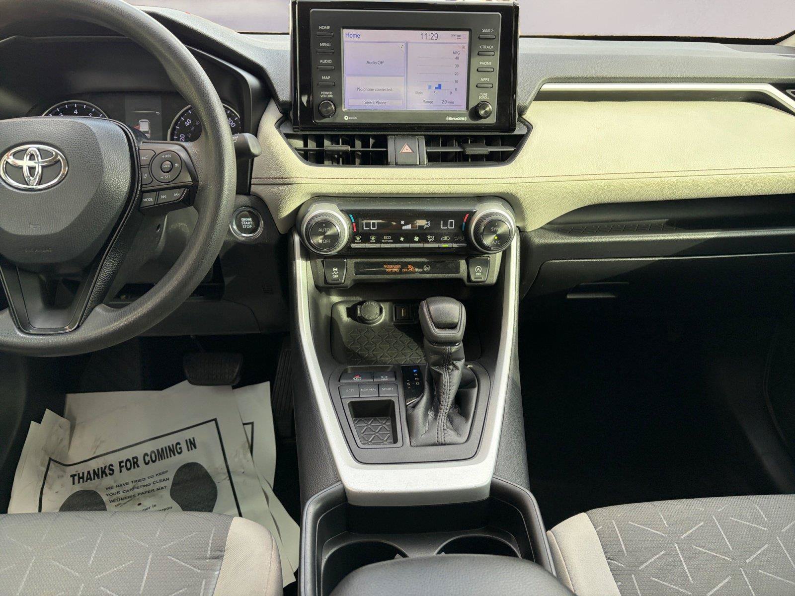 Used 2021 Toyota RAV4 XLE FWD image 11
