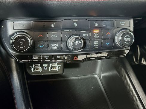 Used 2023 Dodge Durango GT image 15