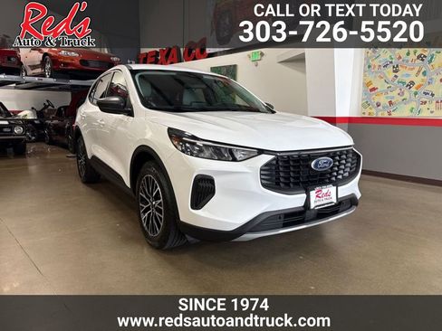 Used 2023 Ford Escape Active image 1