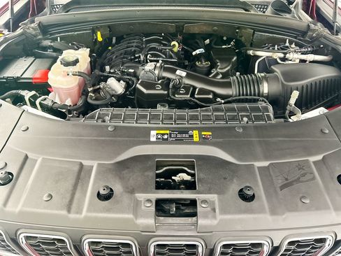 Used 2024 Jeep Grand Cherokee L Laredo RWD image 27