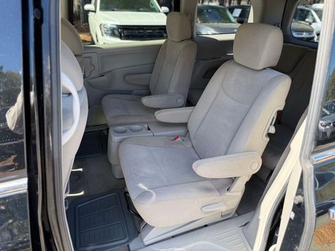 Used 2016 Nissan Quest SV image 27