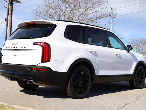 Used 2022 Kia Telluride EX w/ EX Premium Package image 4