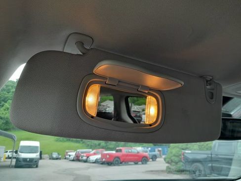 Used 2023 Chrysler Pacifica Touring-L FWD image 28