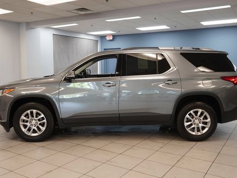 Used 2018 Chevrolet Traverse LT FWD image 2