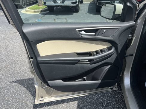 Used 2018 Ford Edge SEL AWD/4WD image 14