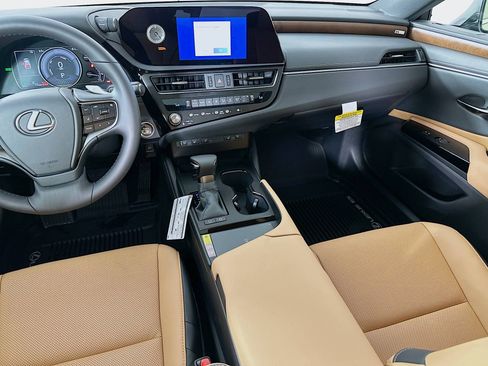 New 2025 Lexus ES 300h w/ Premium Package image 25