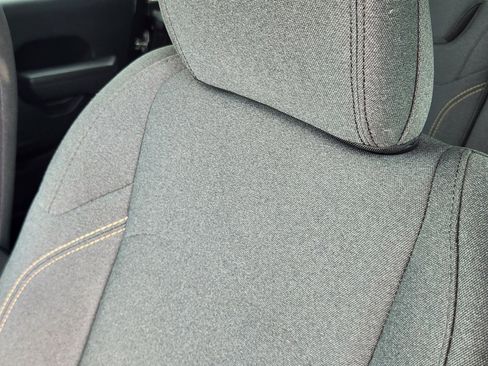 Used 2025 Jeep Wrangler Sport image 15