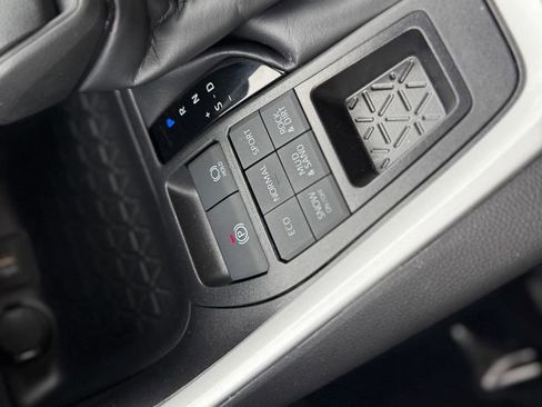 Used 2025 Toyota RAV4 LE AWD/4WD image 24