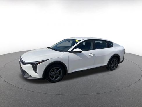 Used 2025 Kia K4 LXS image 4