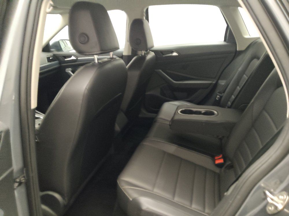 Used 2024 Volkswagen Jetta SE FWD image 18