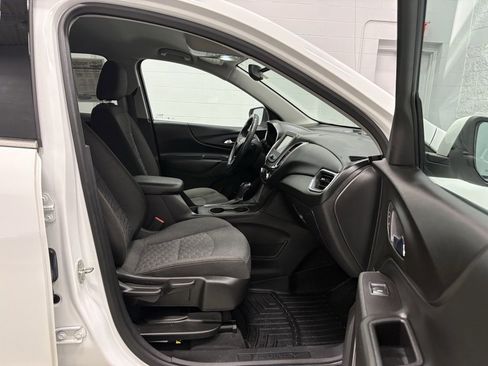 Used 2018 Chevrolet Equinox LT image 33