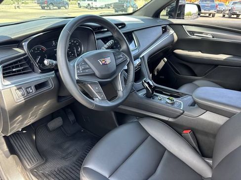Used 2025 Cadillac XT5 Luxury FWD image 18