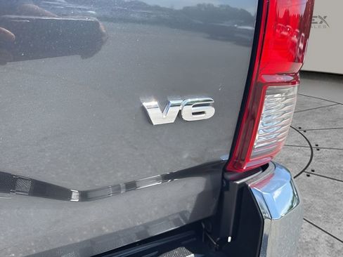 Used 2020 Toyota Tacoma SR5 RWD image 26