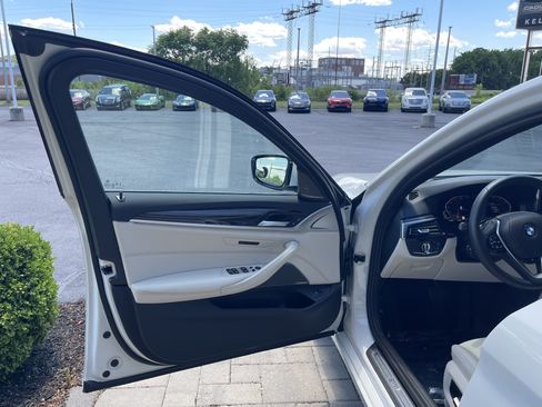 Used 2023 BMW 530i xDrive w/ Premium Package AWD/4WD image 14