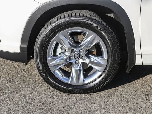 Used 2019 Toyota Highlander Limited AWD/4WD image 11