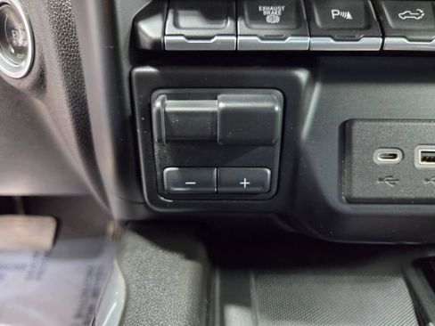Used 2023 GMC Sierra 2500 AT4 w/ AT4 Preferred Package AWD/4WD image 43