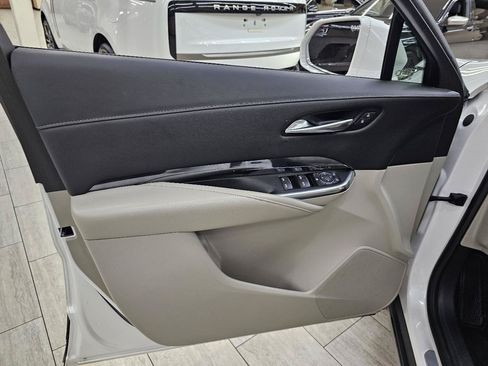Used 2020 Cadillac XT4 Luxury w/ Cold Weather Package FWD image 39