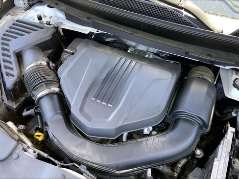 Used 2025 Chevrolet Traverse LT FWD image 34