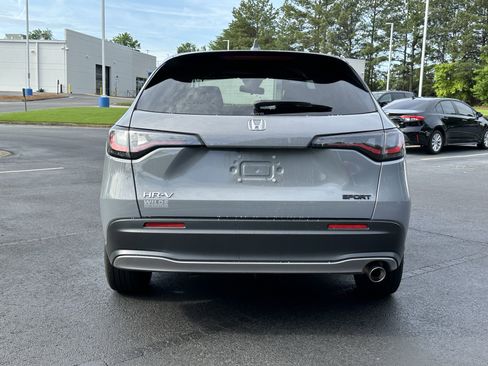 Used 2025 Honda HR-V Sport image 10