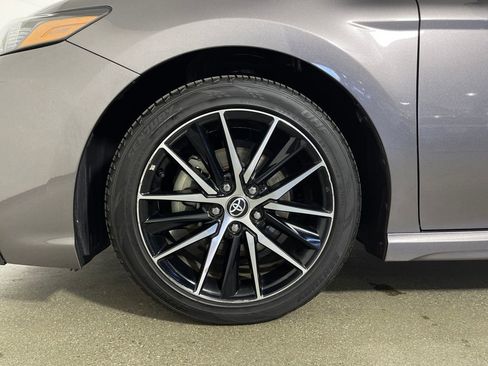 Used 2023 Toyota Camry SE image 11