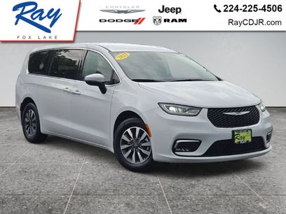 Used 2023 Chrysler Pacifica Touring-L