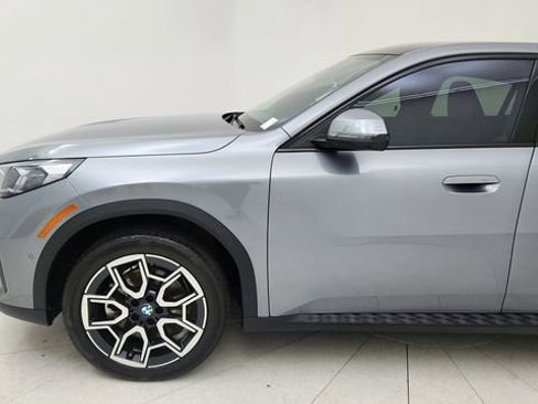 Used 2025 BMW X2 xDrive28i image 9