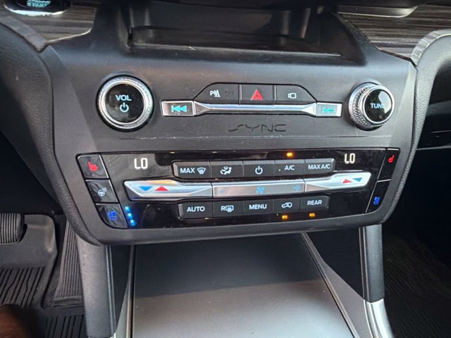 Used 2020 Ford Explorer Limited AWD/4WD image 17