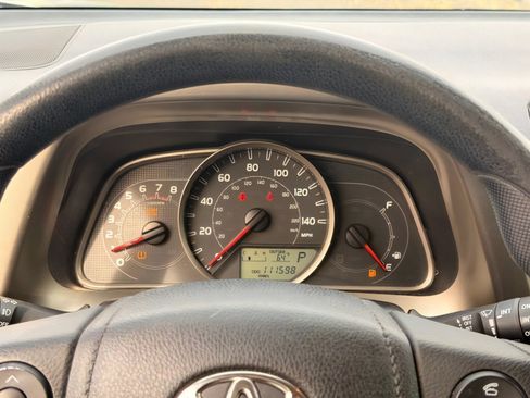 Used 2013 Toyota RAV4 XLE image 23