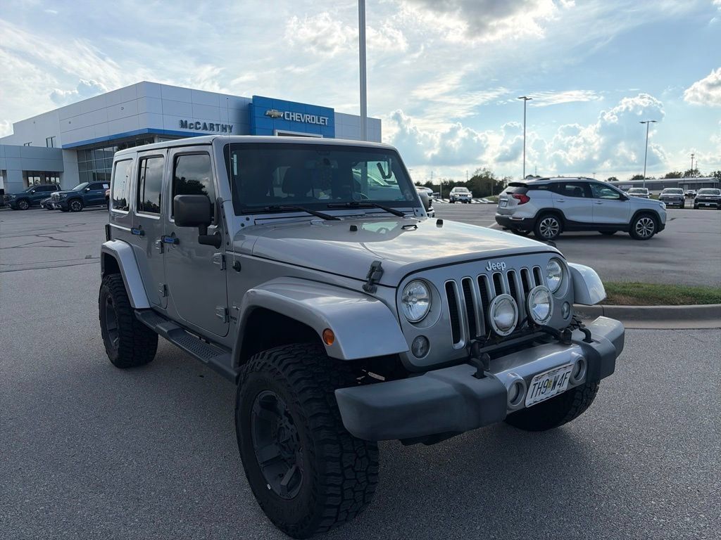 Used 2016 Jeep Wrangler Unlimited Sahara w/ Dual Top Group AWD/4WD image 2